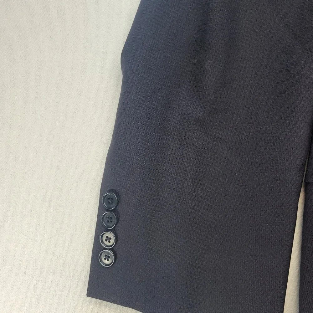 Brooks Brothers note some